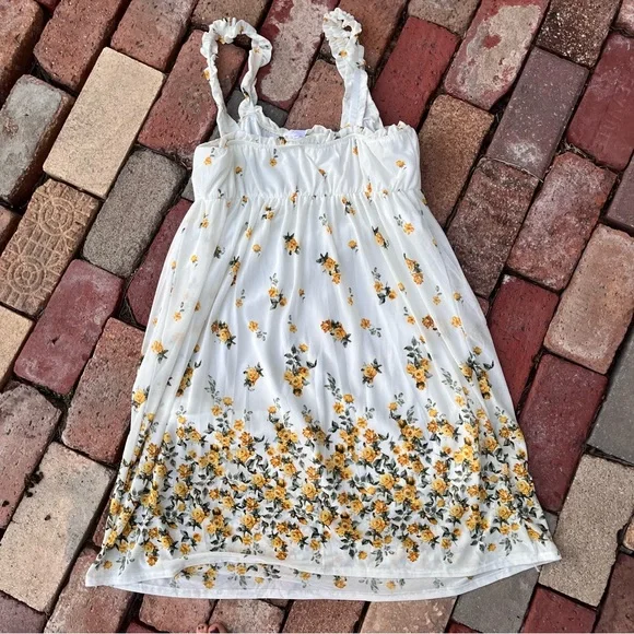 Siren Lily Floral Dress with Yellow Accents - Picture 7 of 8